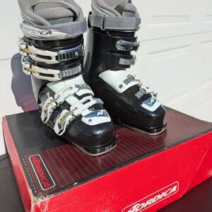 Nordica Ski Boots - Never used!!